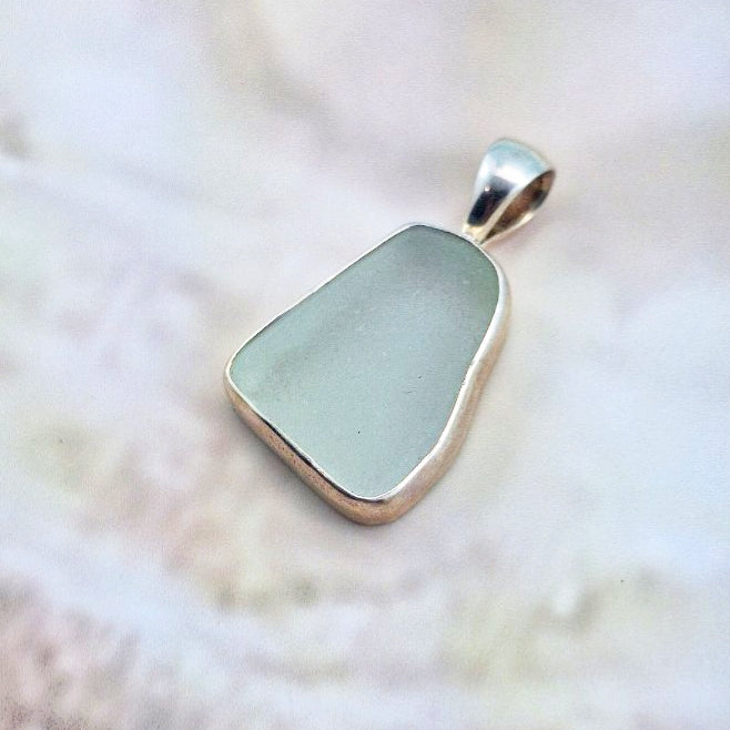 Morning sea foam Pendant (medium)