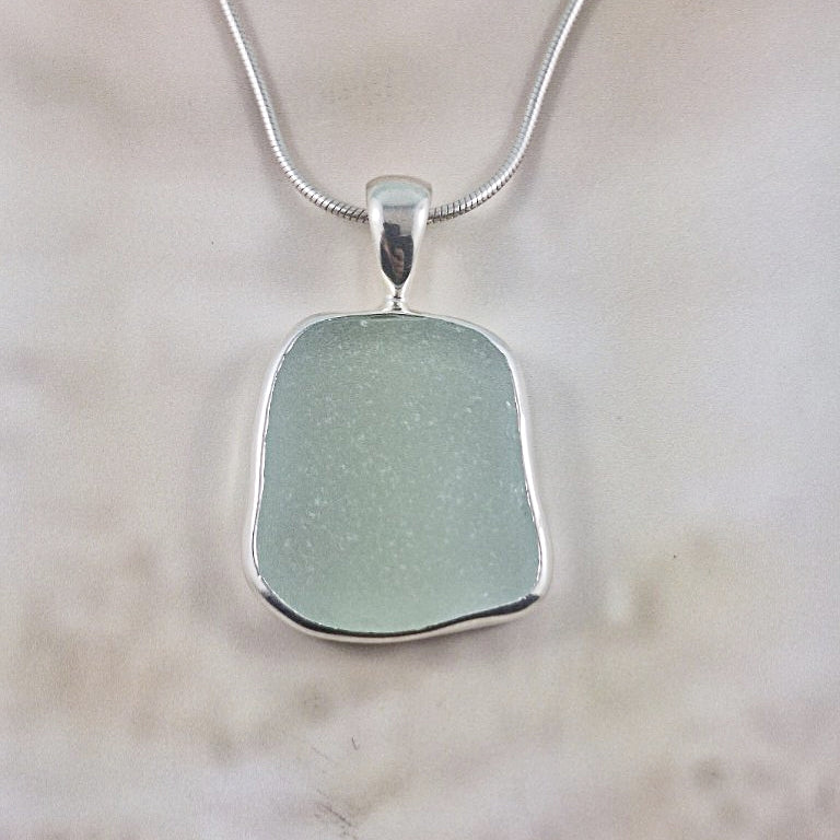 Light Lagoon Green Pendant (medium)