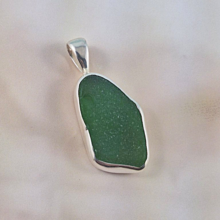 Seaweed Green Pendant (medium)