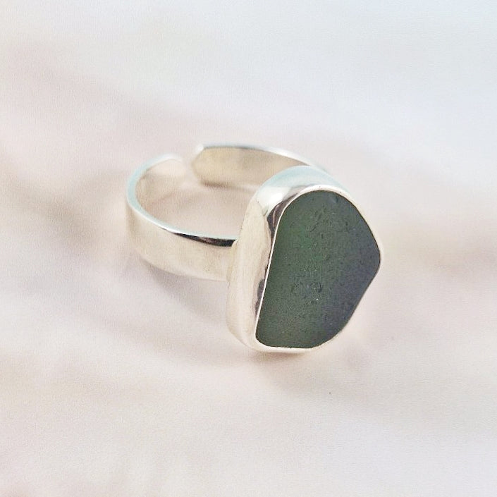 Adjustable Chuncky Deep Green Sea Glass Ring (large)