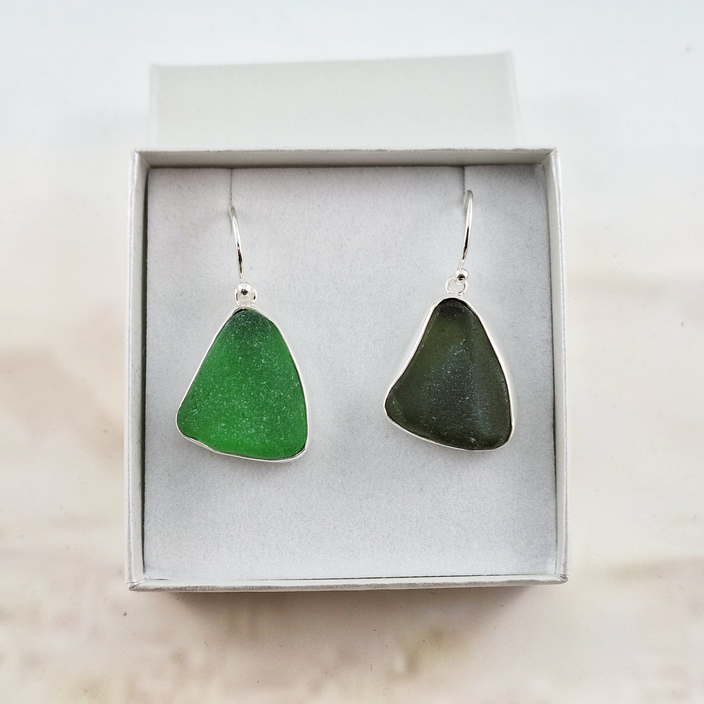 Sea Grass Green (hook earrings)