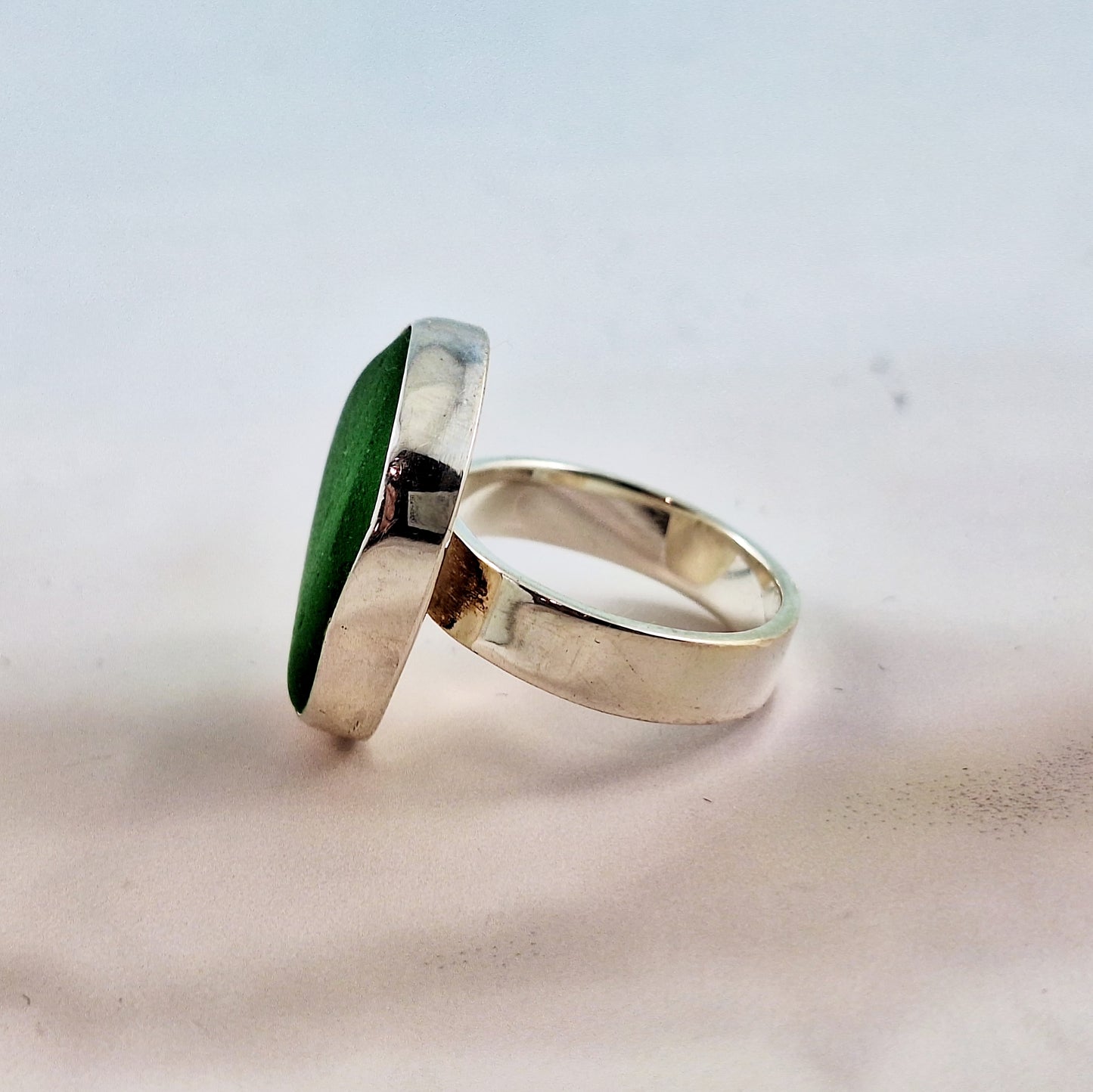 Ring size 7: Round Sea Grass Green