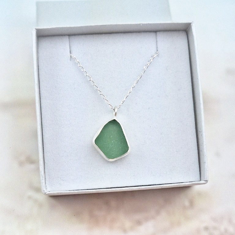 Lagoon Green: Tiny Pendant (gift box)