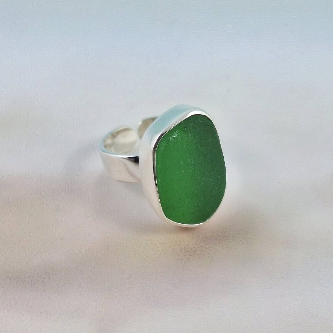 Adjustable Chuncky Green Sea Glass Ring (medium)