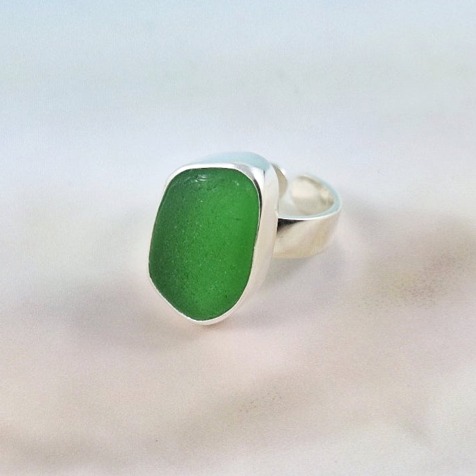 Adjustable Chuncky Green Sea Glass Ring (medium)