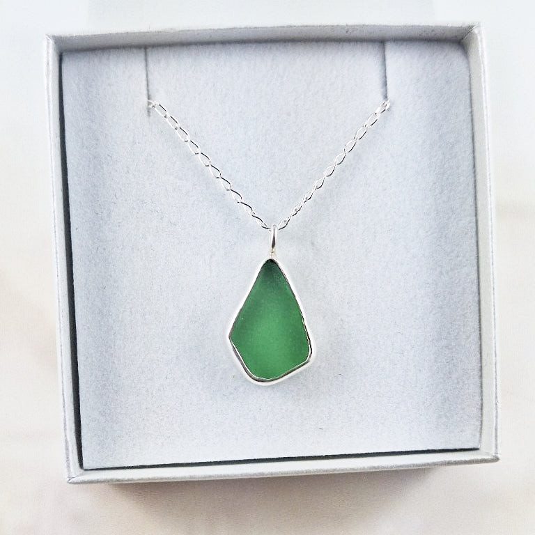 Sea Grass Green: Tiny Pendant (gift box)
