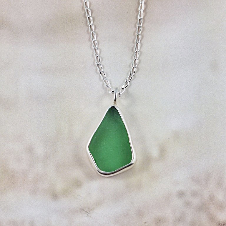Sea Grass Green: Tiny Pendant (gift box)