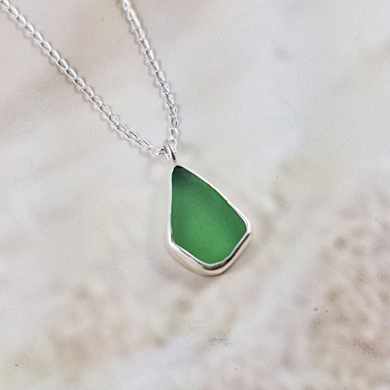 Sea Grass Green: Tiny Pendant (gift box)