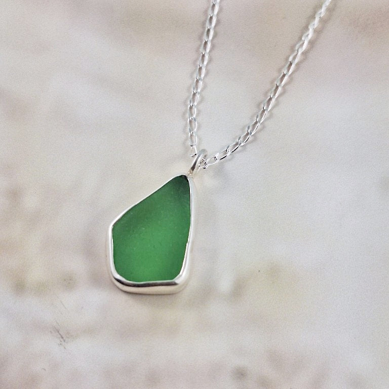 Sea Grass Green: Tiny Pendant (gift box)